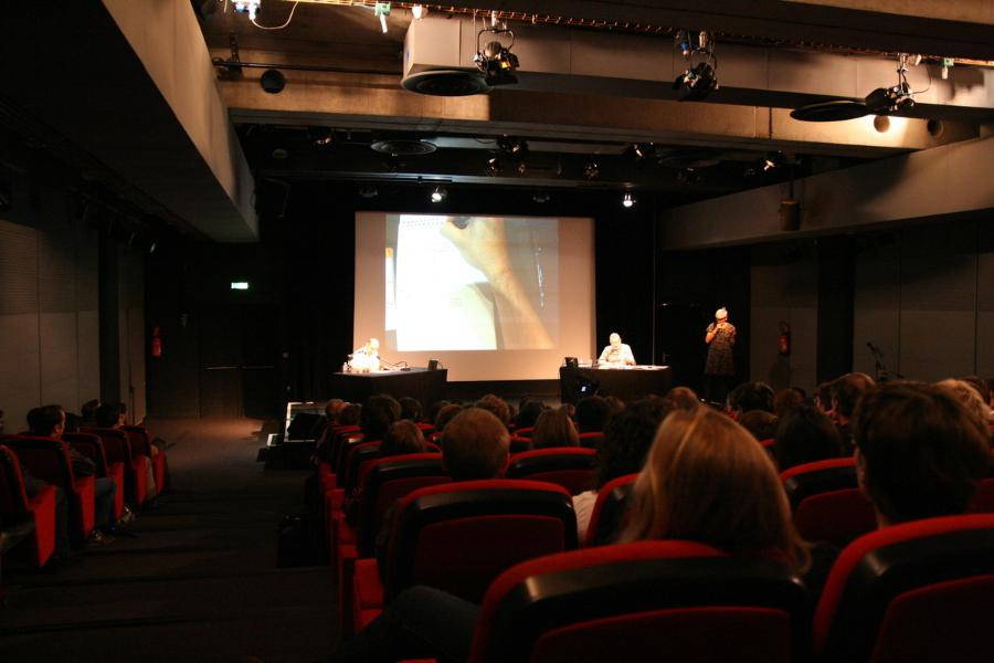 vue générale de la petite salle pendant une projection