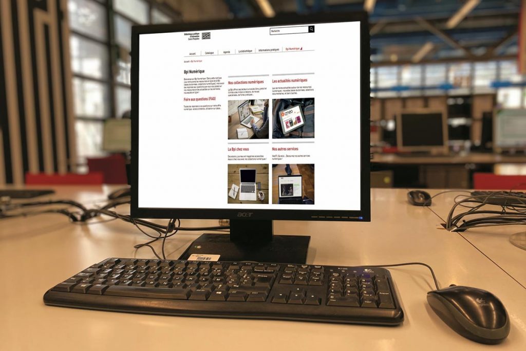 photo d'un ordinateur public de la bibliothèque