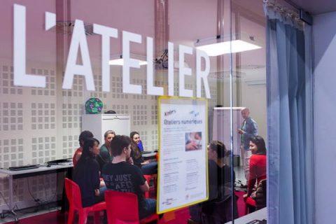 vue de l'intérieur des salles d'atelier de la Bpi