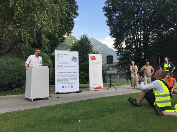 présentation de cyclo-biblio en plein air