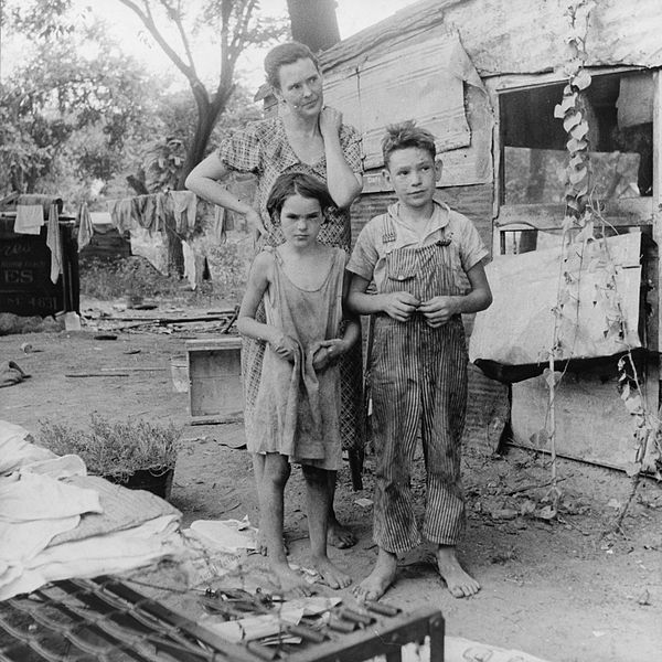 mère avec ses enfants