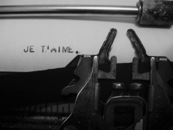 photo d'un message sur une machine à écrire