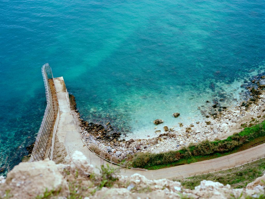 La frontière près de la mer à Malilla