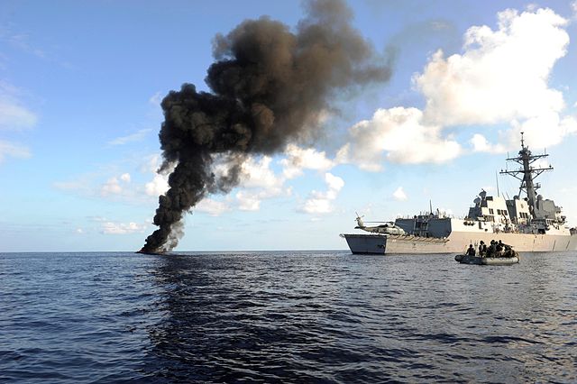 Un destroyer de la force internationale de lutte contre les pirates