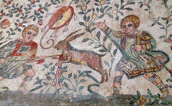 mosaïque d'une scène de chasse en Sicile