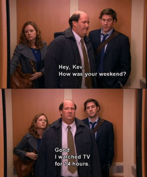Capture d'écran de la série The Office, trois personnes dans un ascenseur